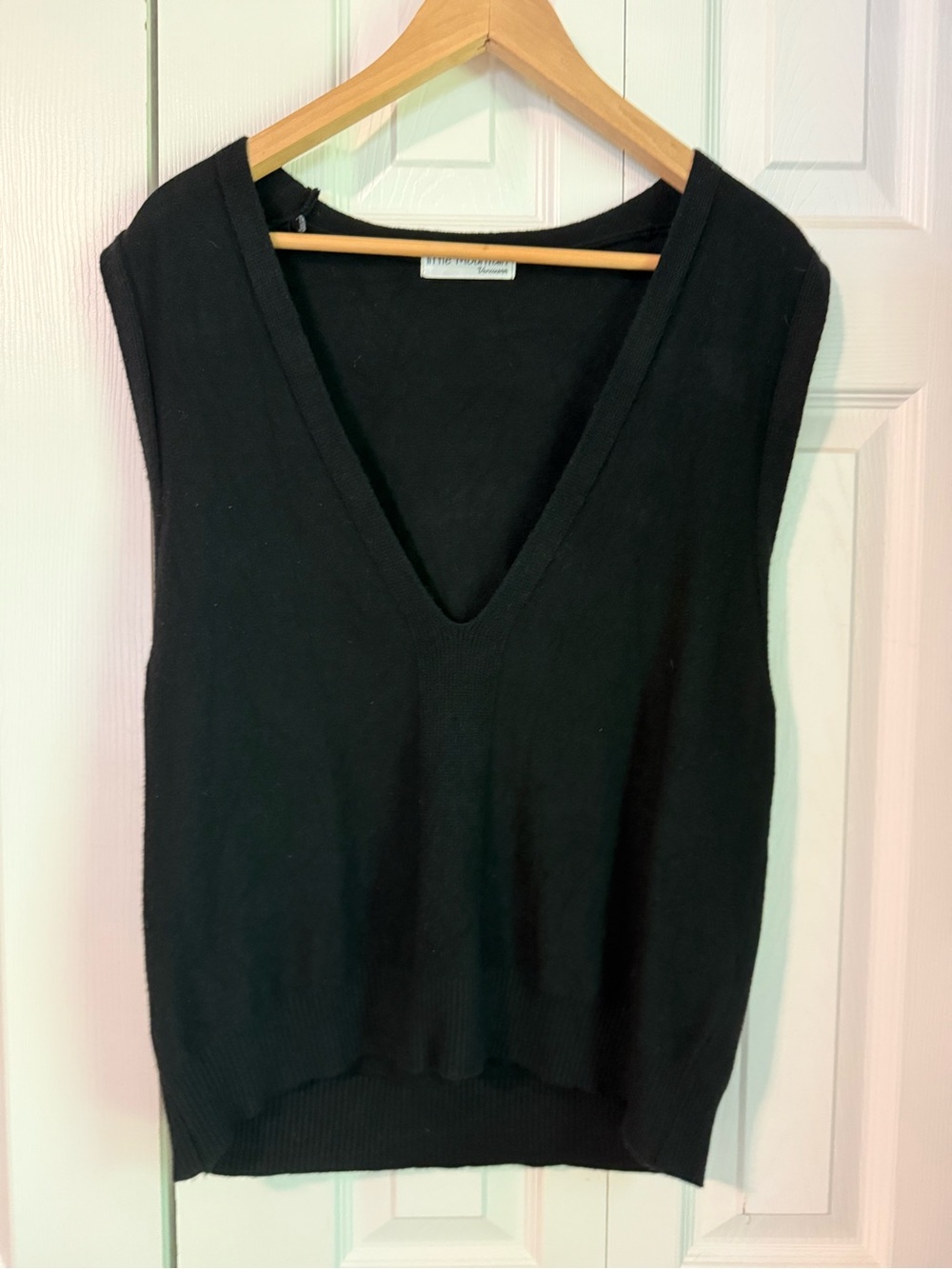 Little Mountain Vancouver Black V-Neck Knit Vest